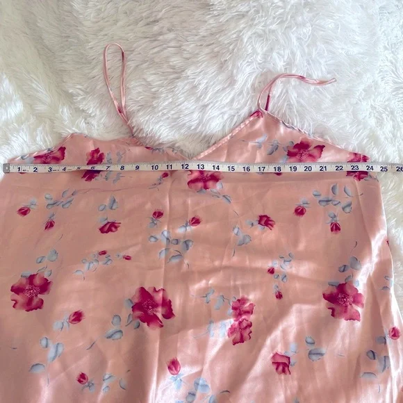 Pink and Red Floral Robe and Nightgown Set with Tie Closures Size 3X - Picture 12 of 15